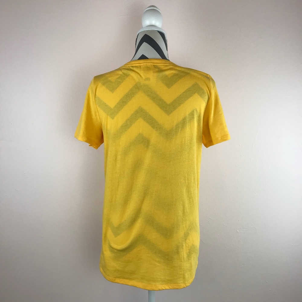 ❌SOLD❌ Victoria’s Secret V-Neck T Shirt - Yellow - Picture 4 of 4